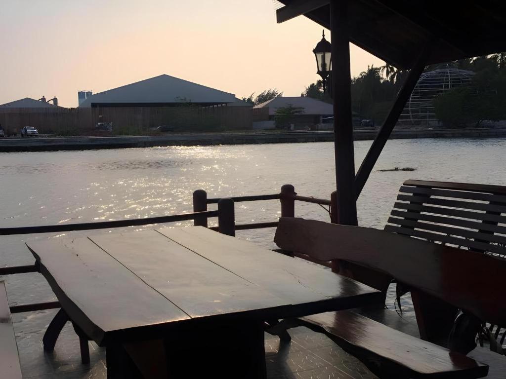 Ruennamyen Resort Amphawa Samut Songkhram Екстер'єр фото